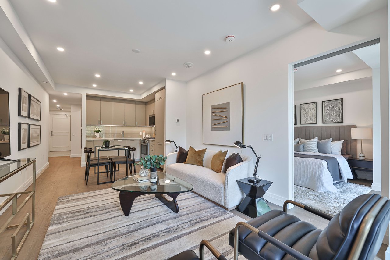 285 Avenue Road Suite #403