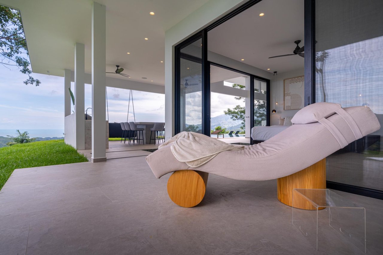 Private Solar Powered Ocean View Villa, Ojochal, Puntarenas