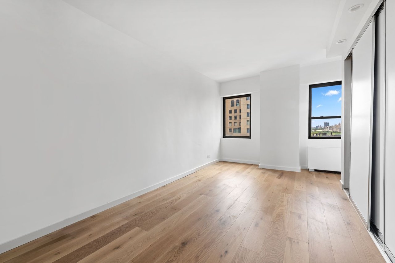 58 West 58th Street Unit: 27C