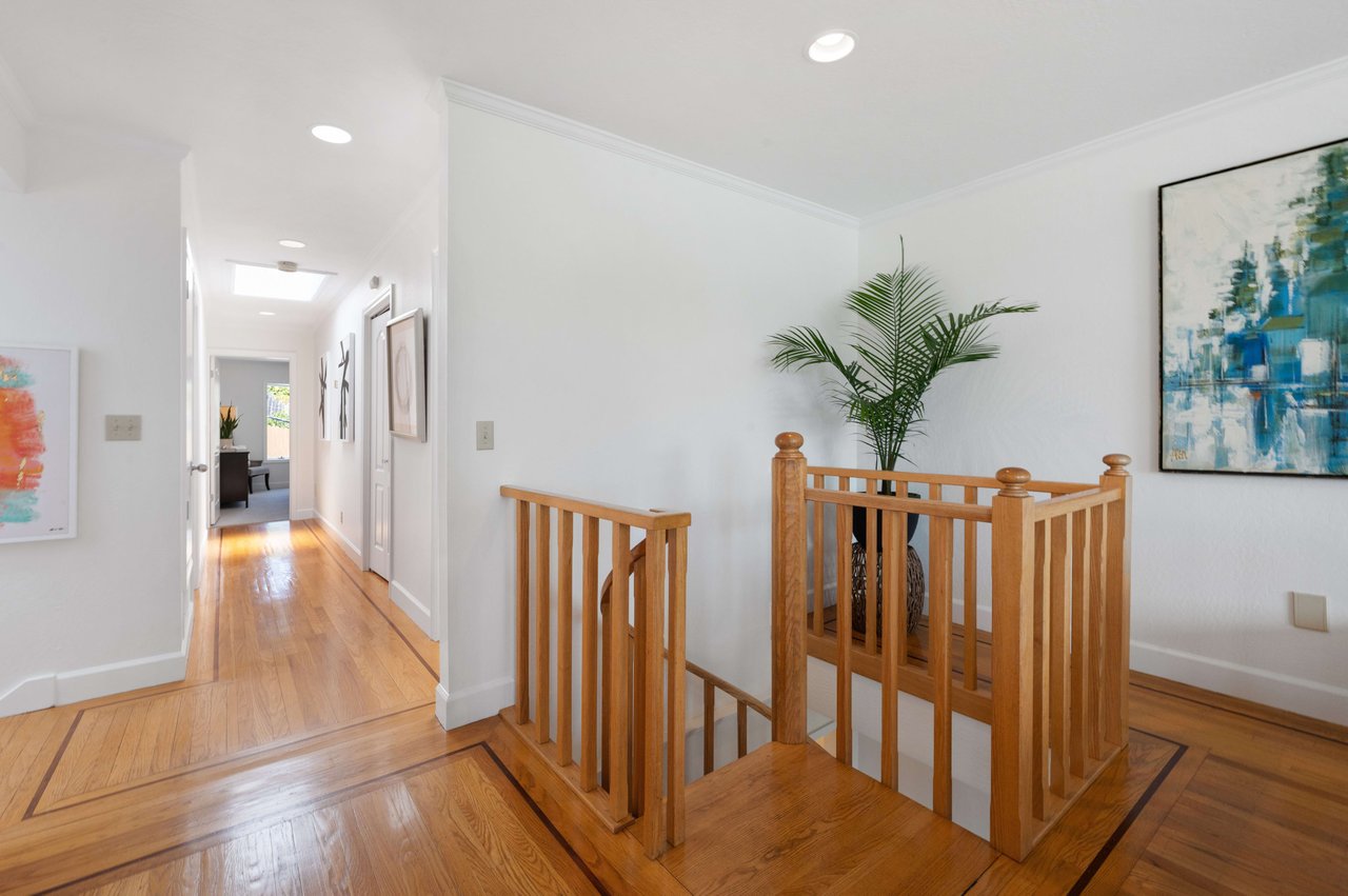 Sweeping Views In Sunnyside