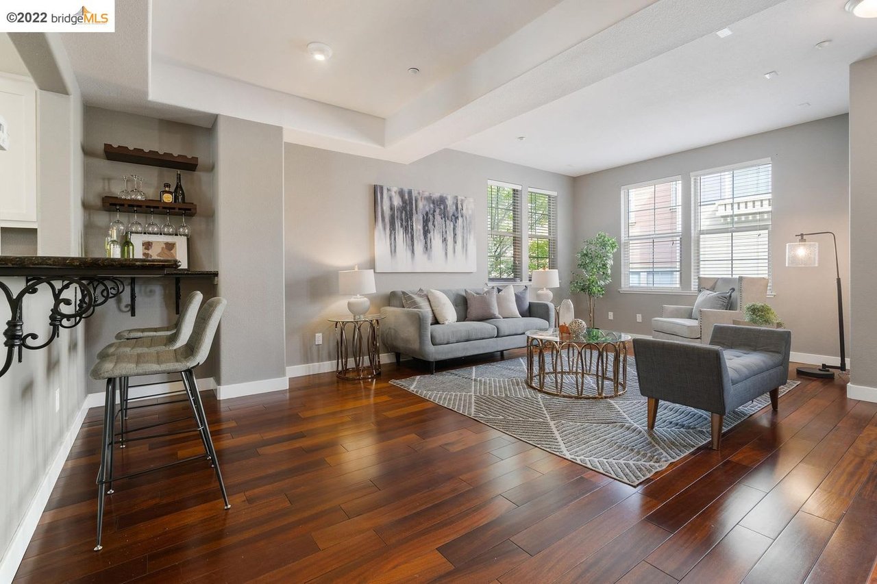 6154 Old Quarry Loop Oakland, CA, 94605