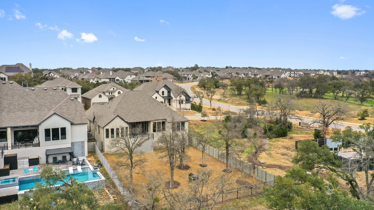 105 Hollytree Court