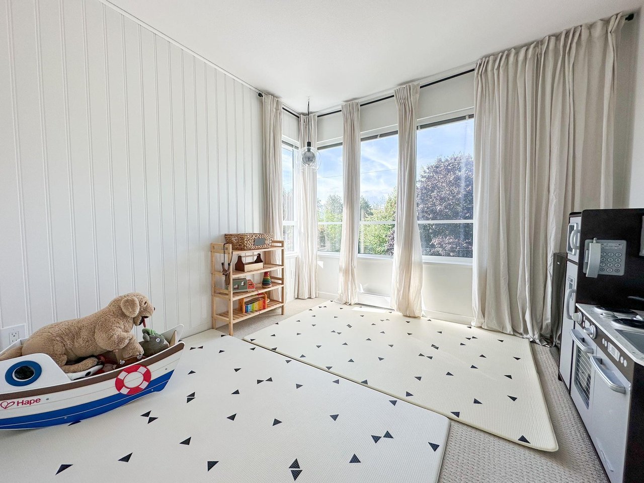 201-18505 Laurensen Pl