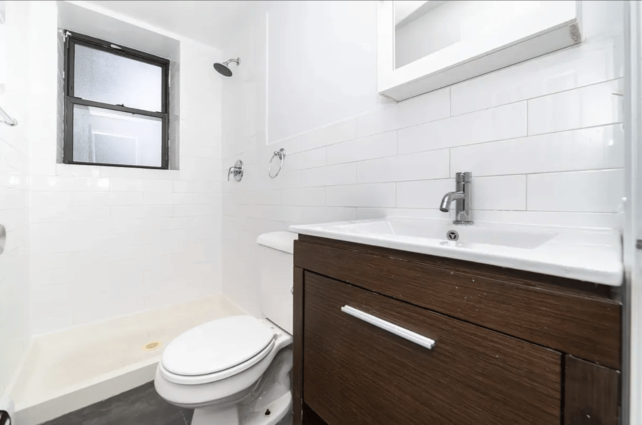 879 Dekalb Avenue, Apt 5