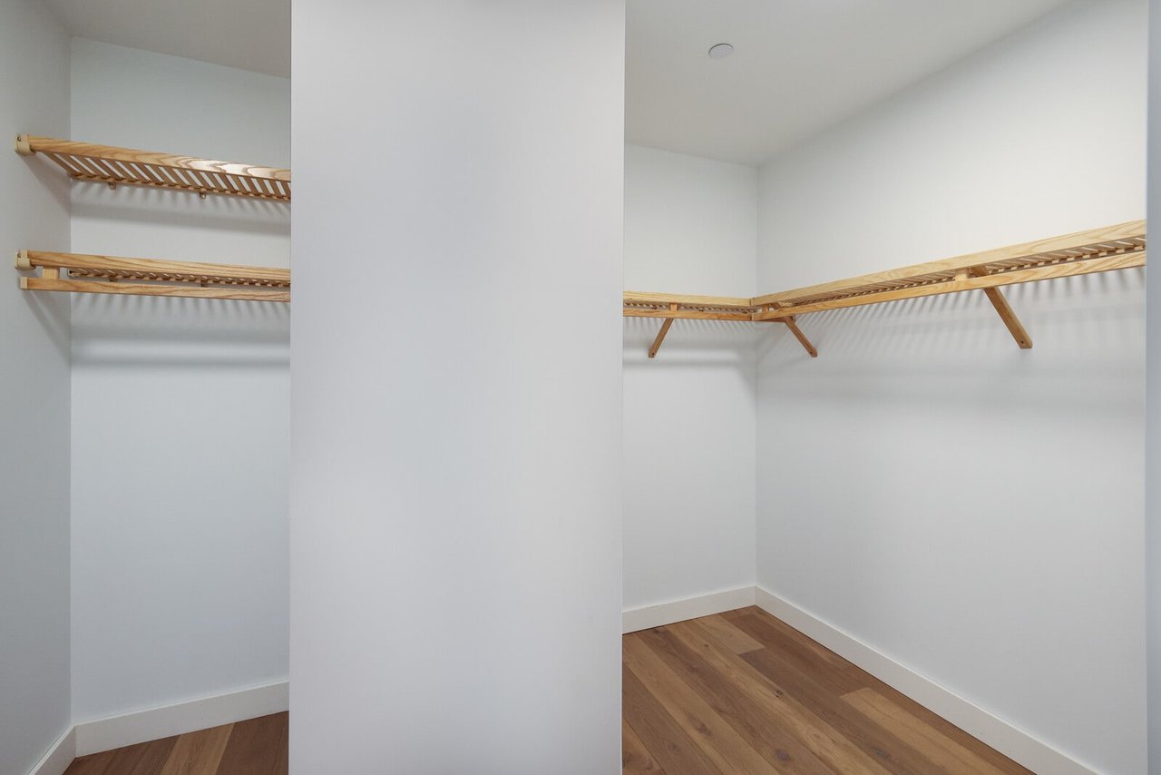 301 Quay Commons, #811