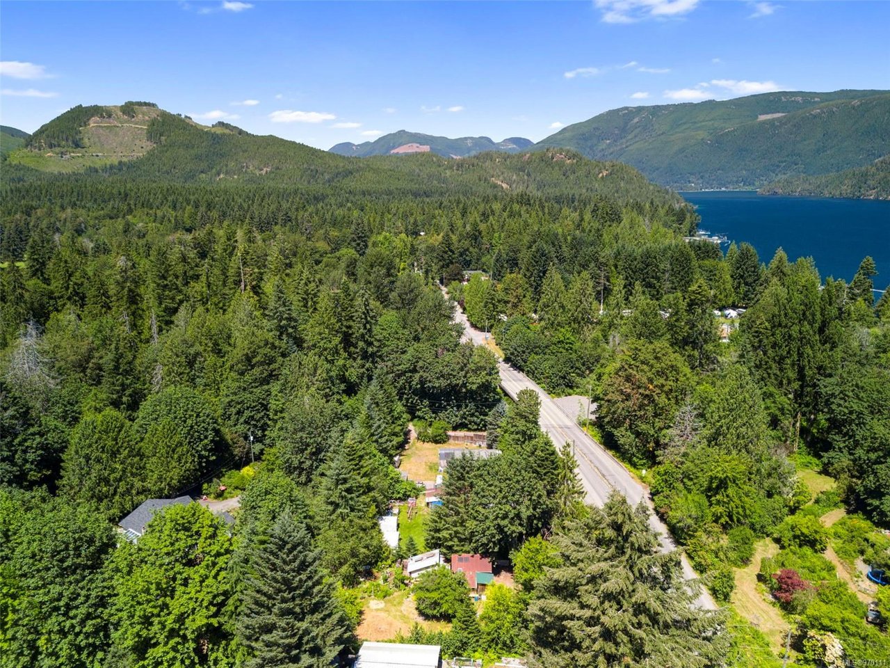 10226 South Shore Rd, Honeymoon Bay