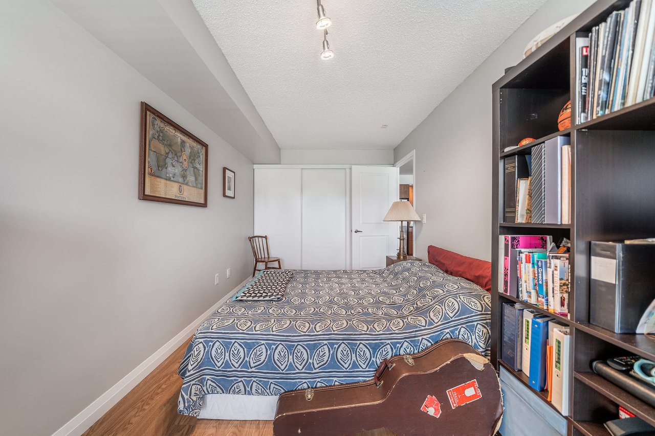 15 Stafford Street #401