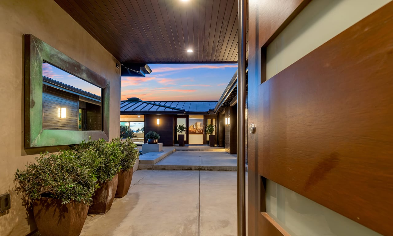 1227 Surfline Way
