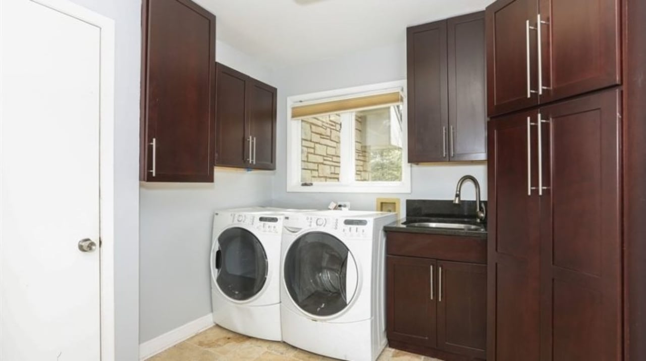 Private Exclusive: 1 Bel Aire Court in Burr Ridge
