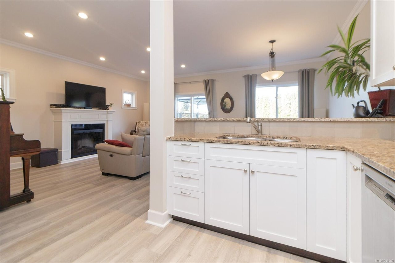 2074 Solent St, Sooke