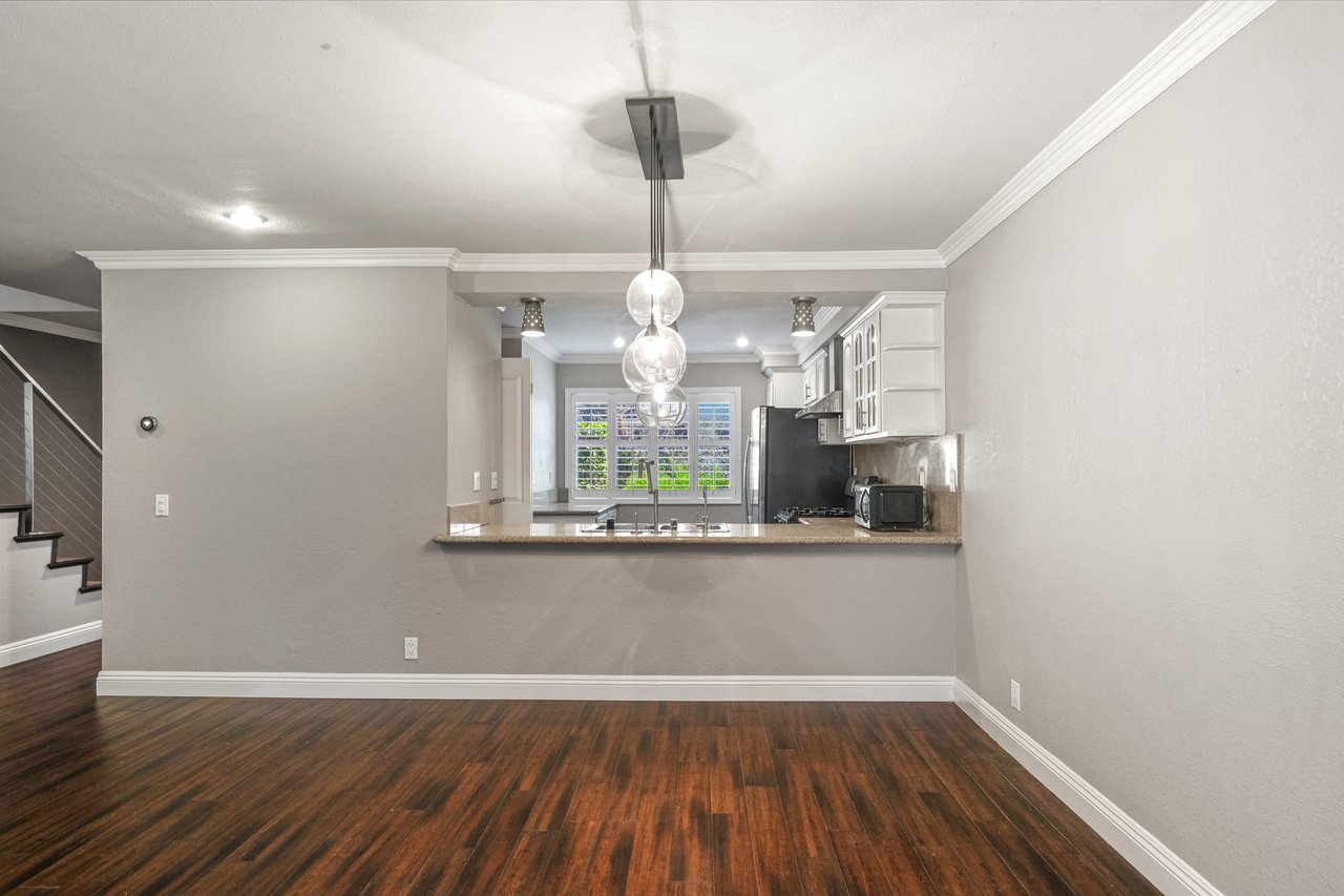 2022 Delaware Avenue Unit: 4