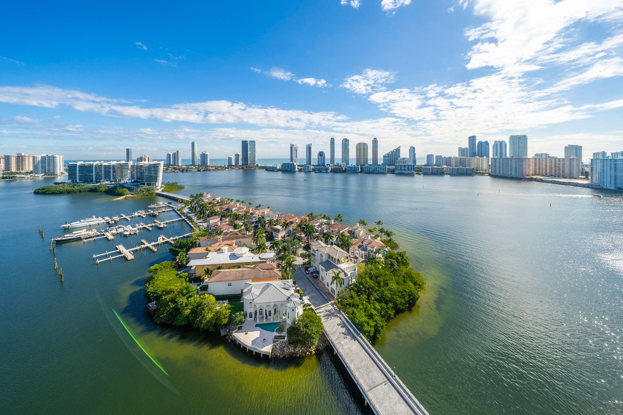6000 Island Blvd # 2406