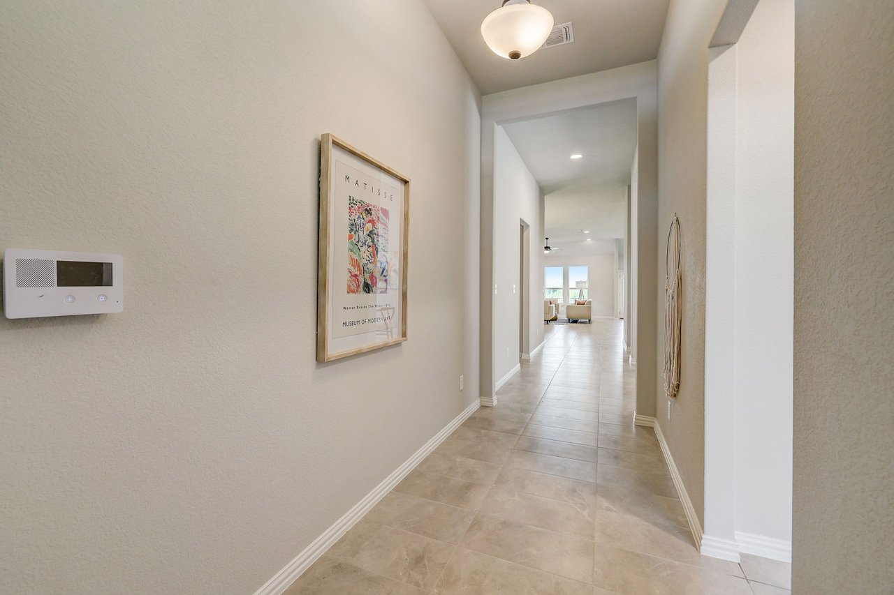 Charming single-story home in the desirable Paloma Lake in RR that backs to a greenbelt!