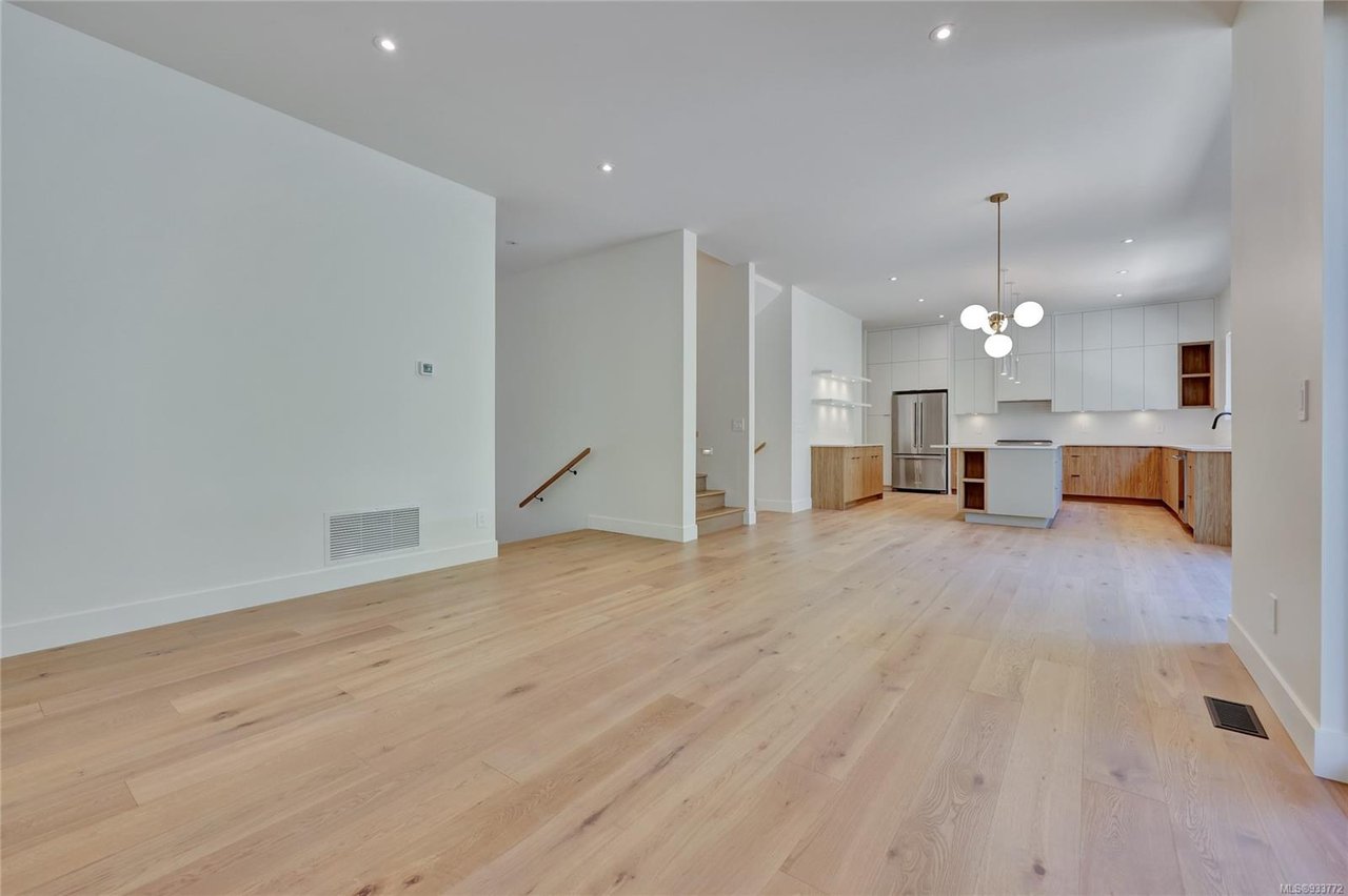 3909 Olympian Wy