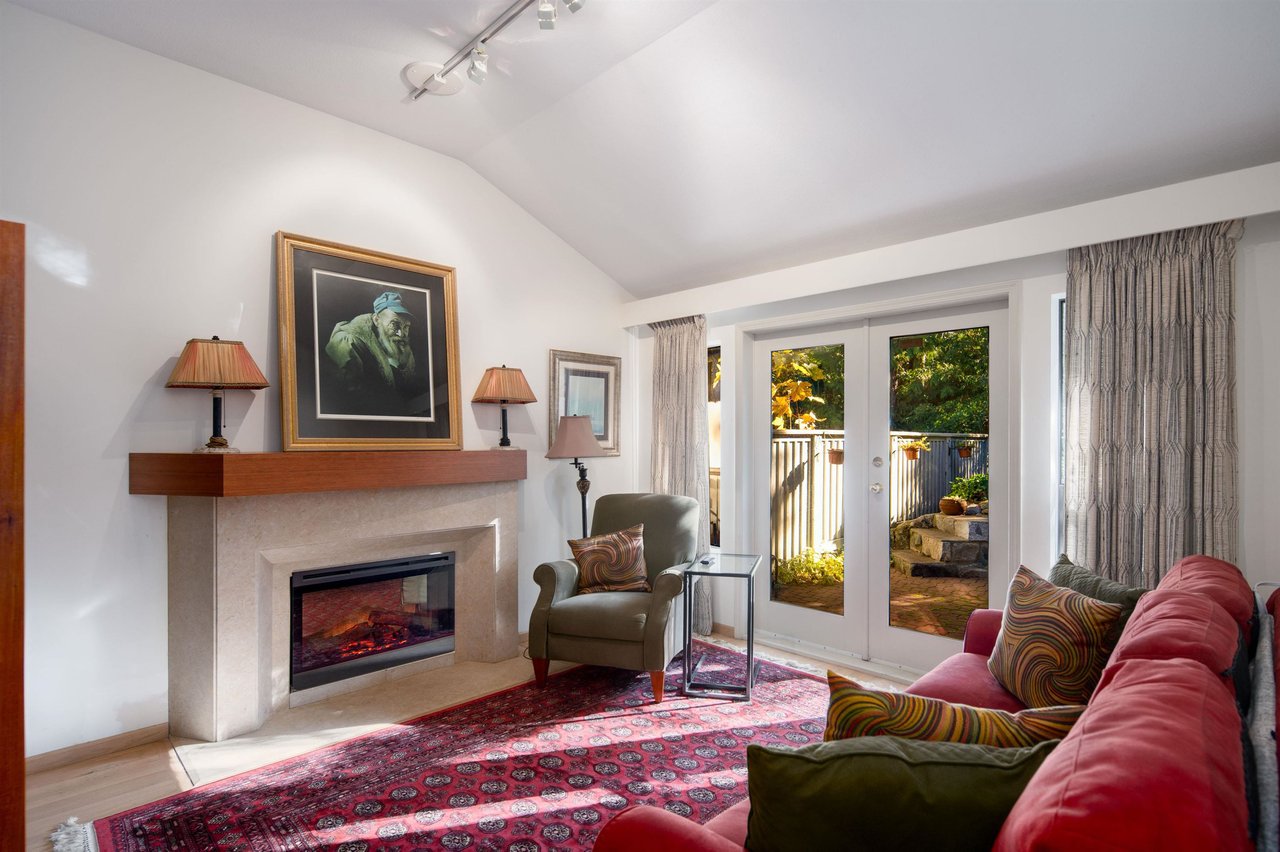 5270 Aspen Cres