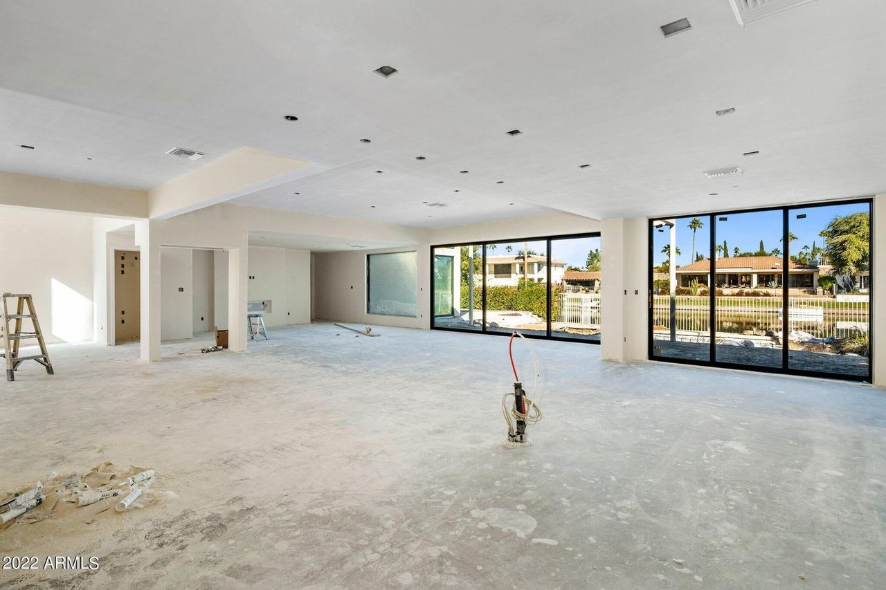 8150 E Del Capitan Dr