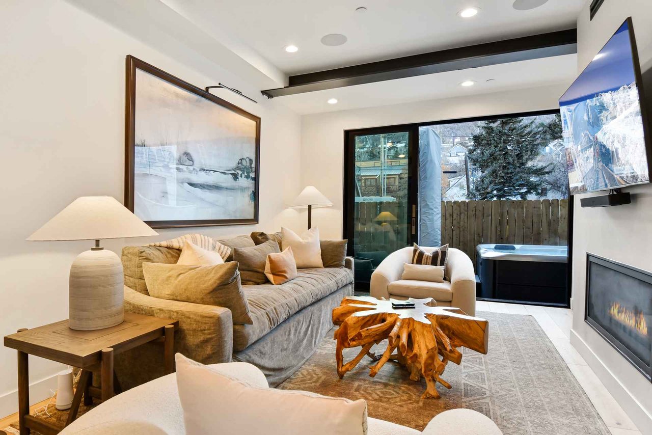 1125 Park Ave