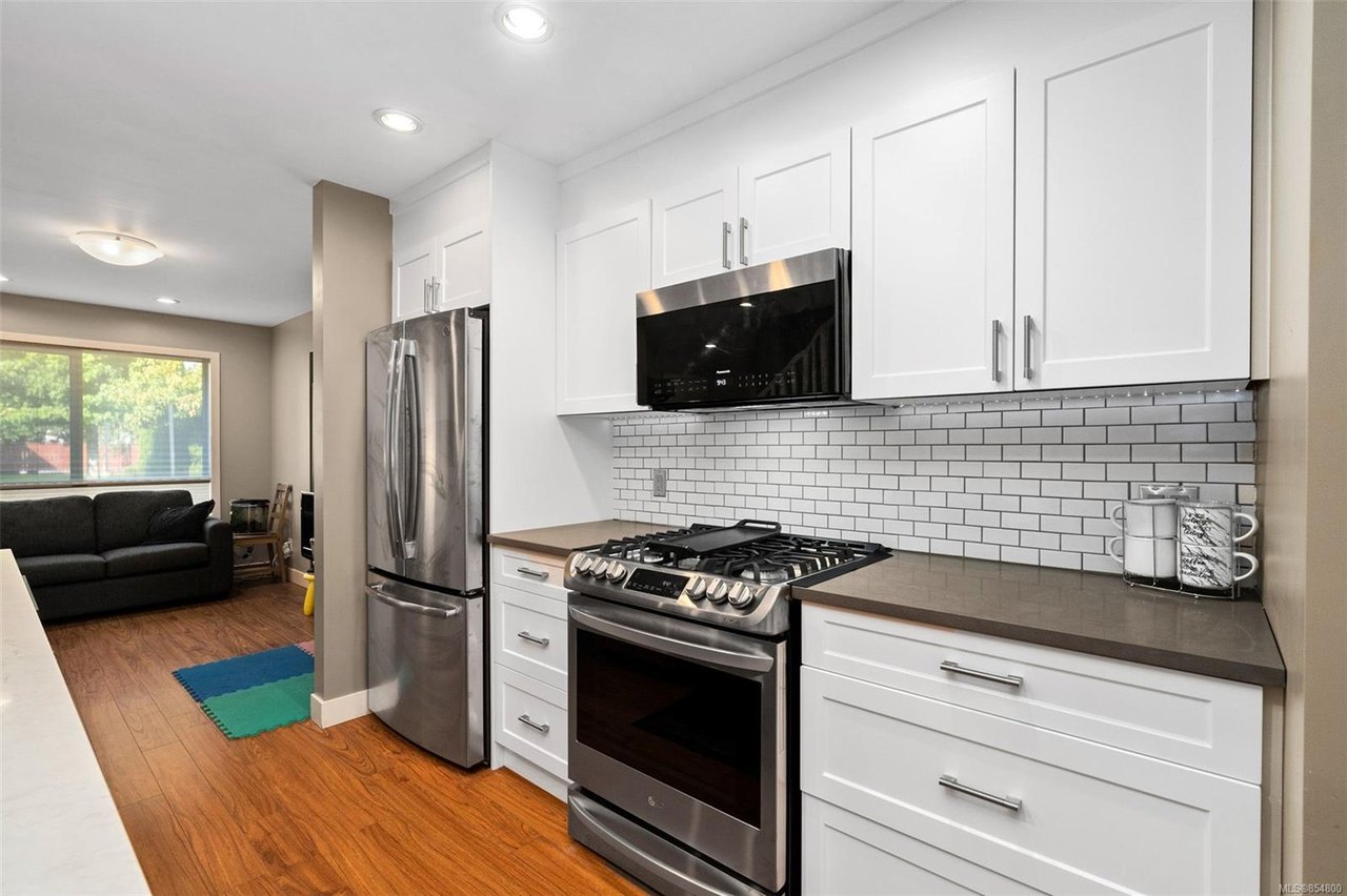 3207 Ernhill Pl