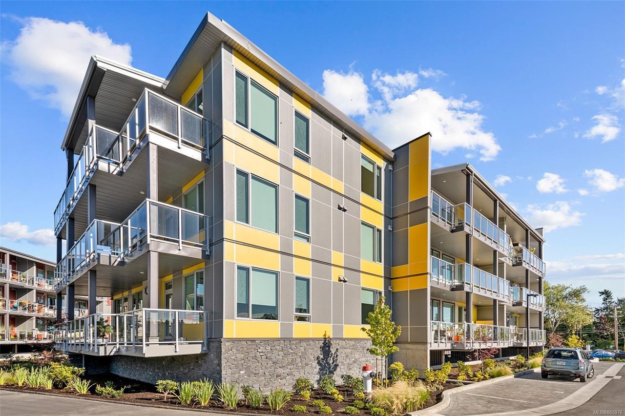 405-10660 McDonald Park Rd, North Saanich