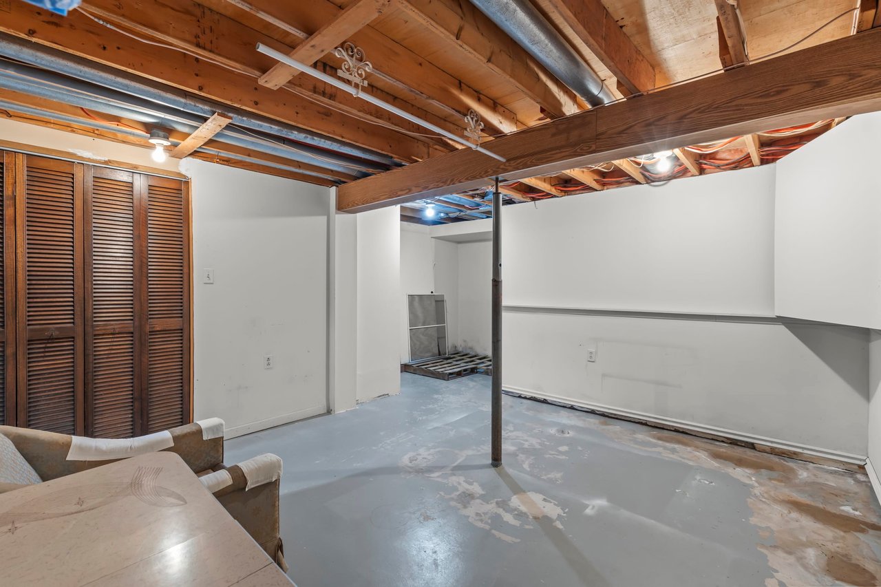 112 Graystone Cres