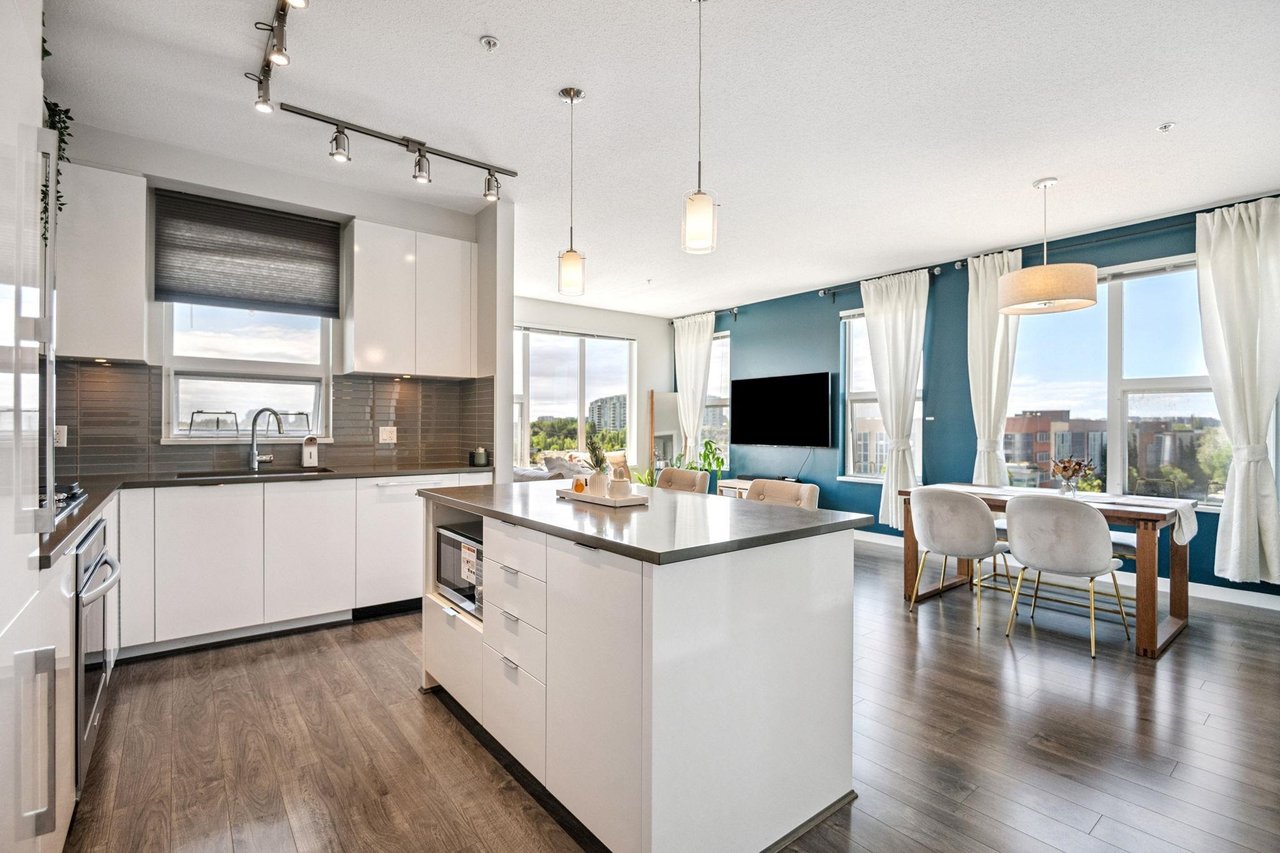 523-9311 Alexandra Rd