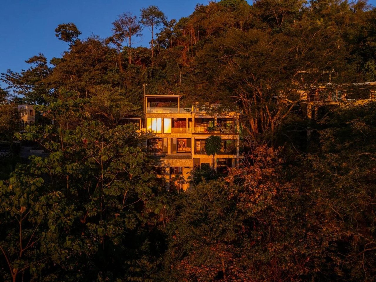 Rooftop Pool Modern Luxury Estate, Manuel Antonio, Puntarenas