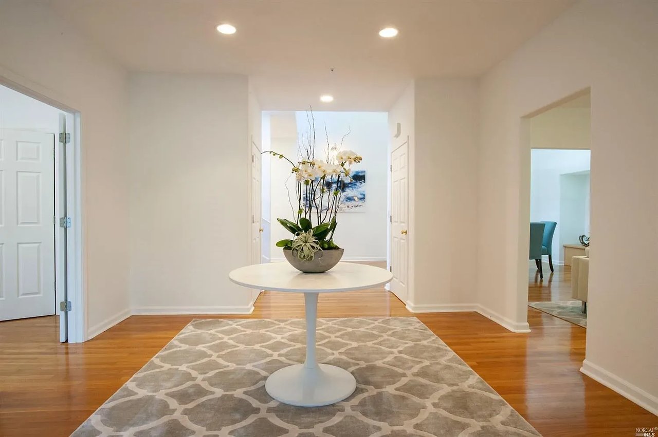 21 Baywood Ct