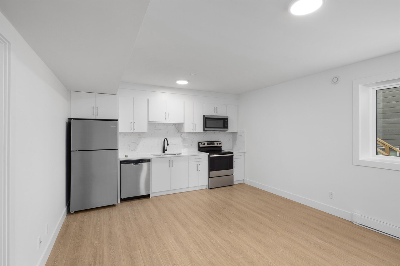 26-3385 Mamquam Rd