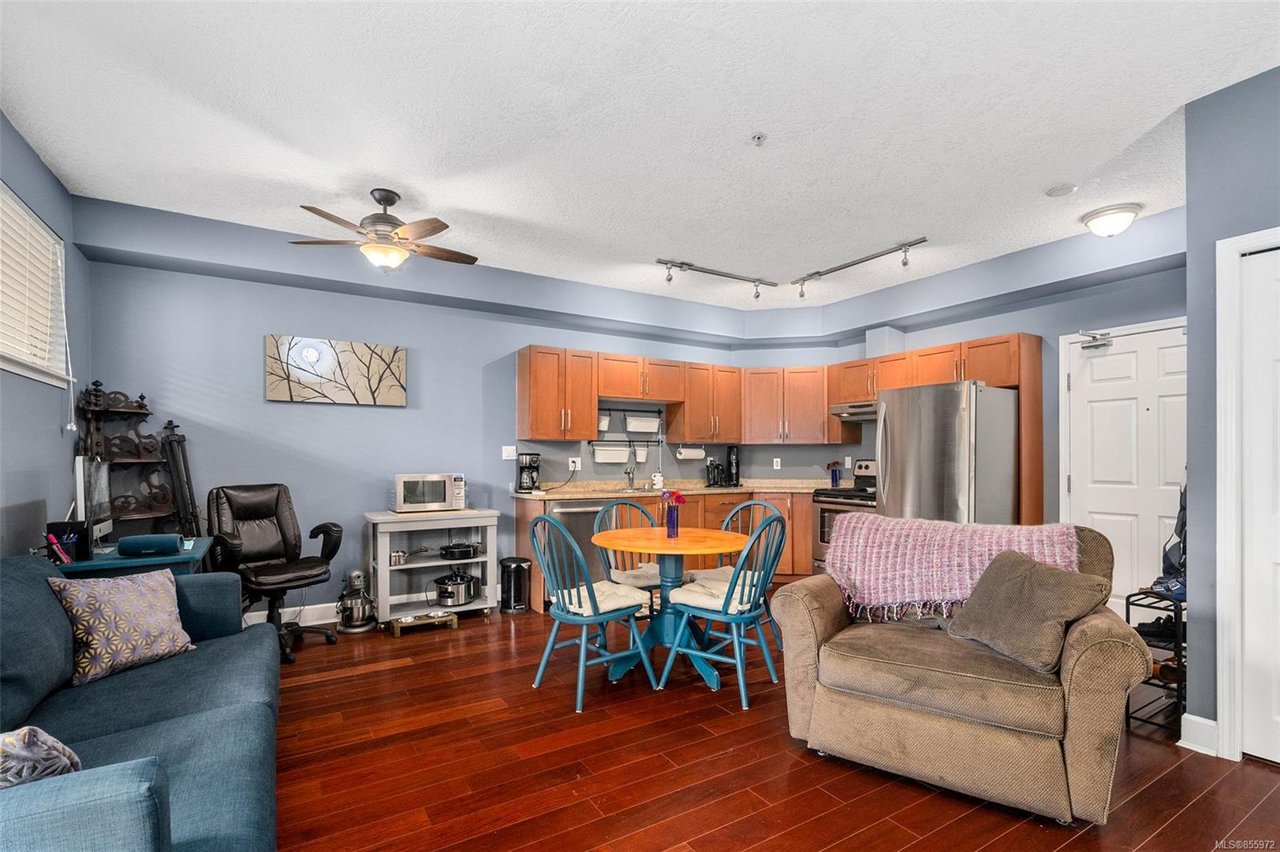 103-1156 Colville Rd