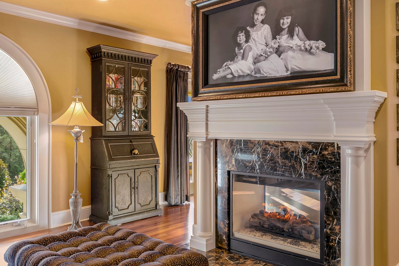 Clyde Hill Villa 