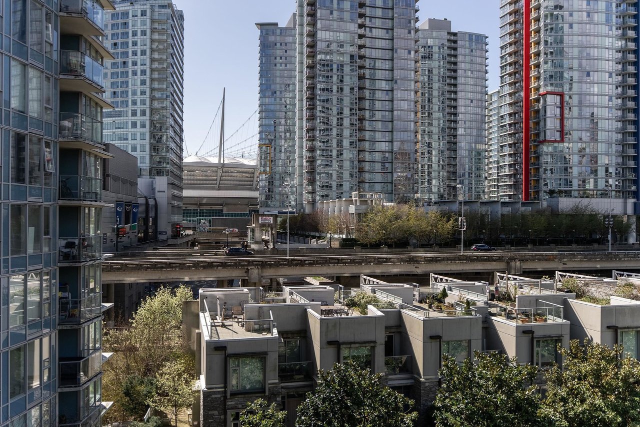 702-633 Abbott Street, Vancouver