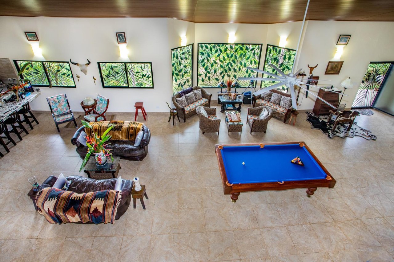 Incredible 7,000 Ft2 Ocean View Home With 200 Acre Reserve!