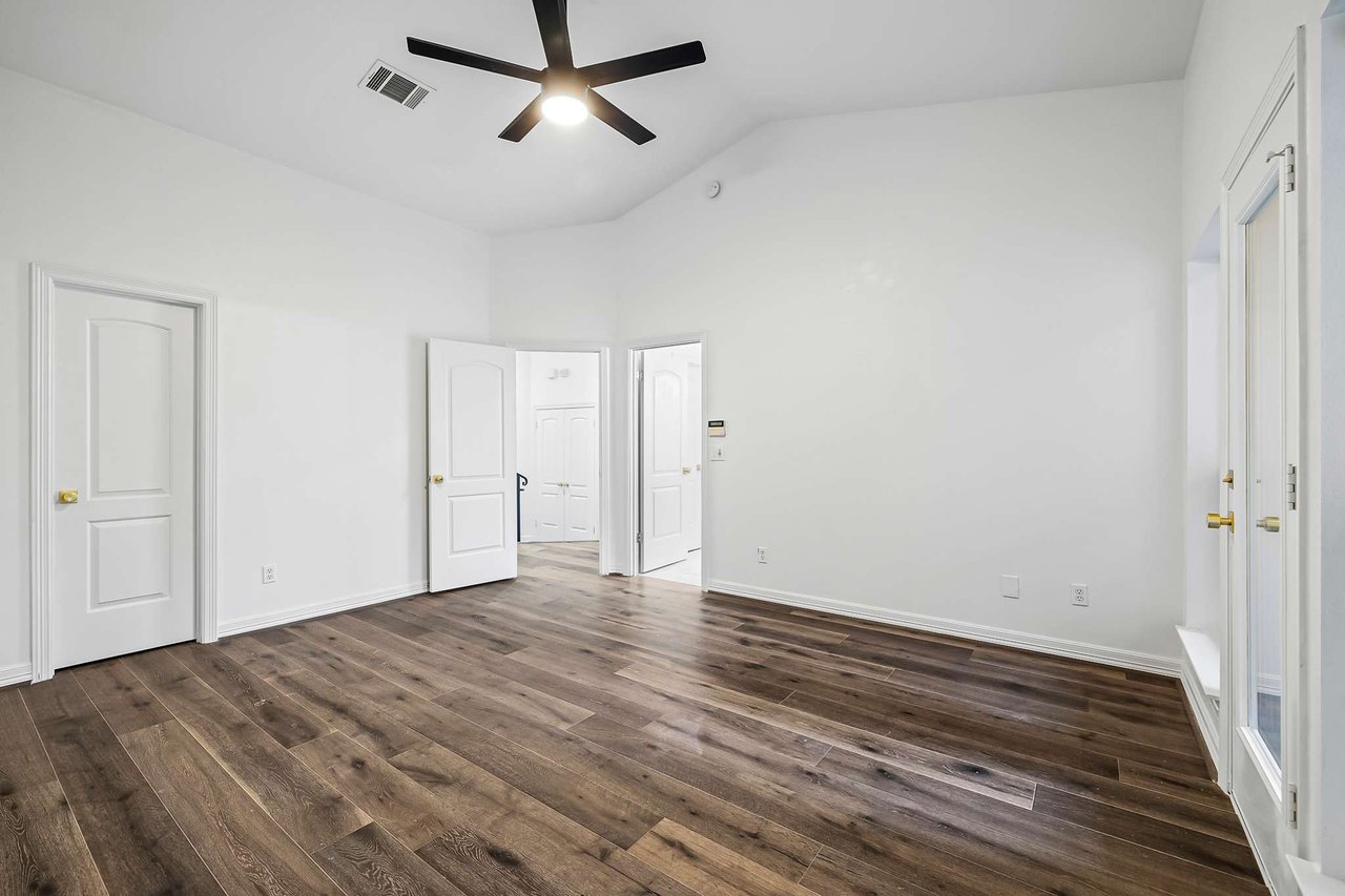 Lock and Leave just minutes to Downtown in the Eanes ISD!