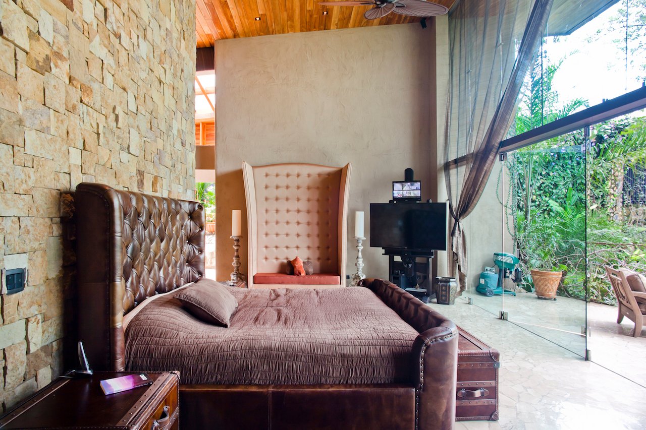 Private Secure Garden Estate, Escazu, San Jose