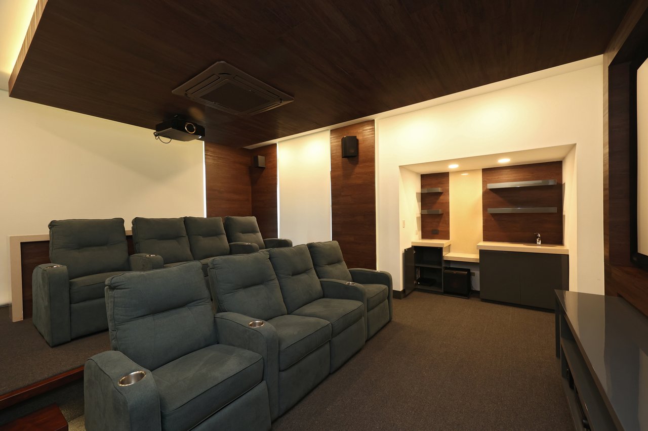 Luxury City Estate, Curridabat, San Jose