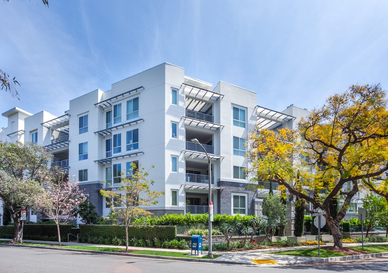 460 N Palm Drive Unit 106