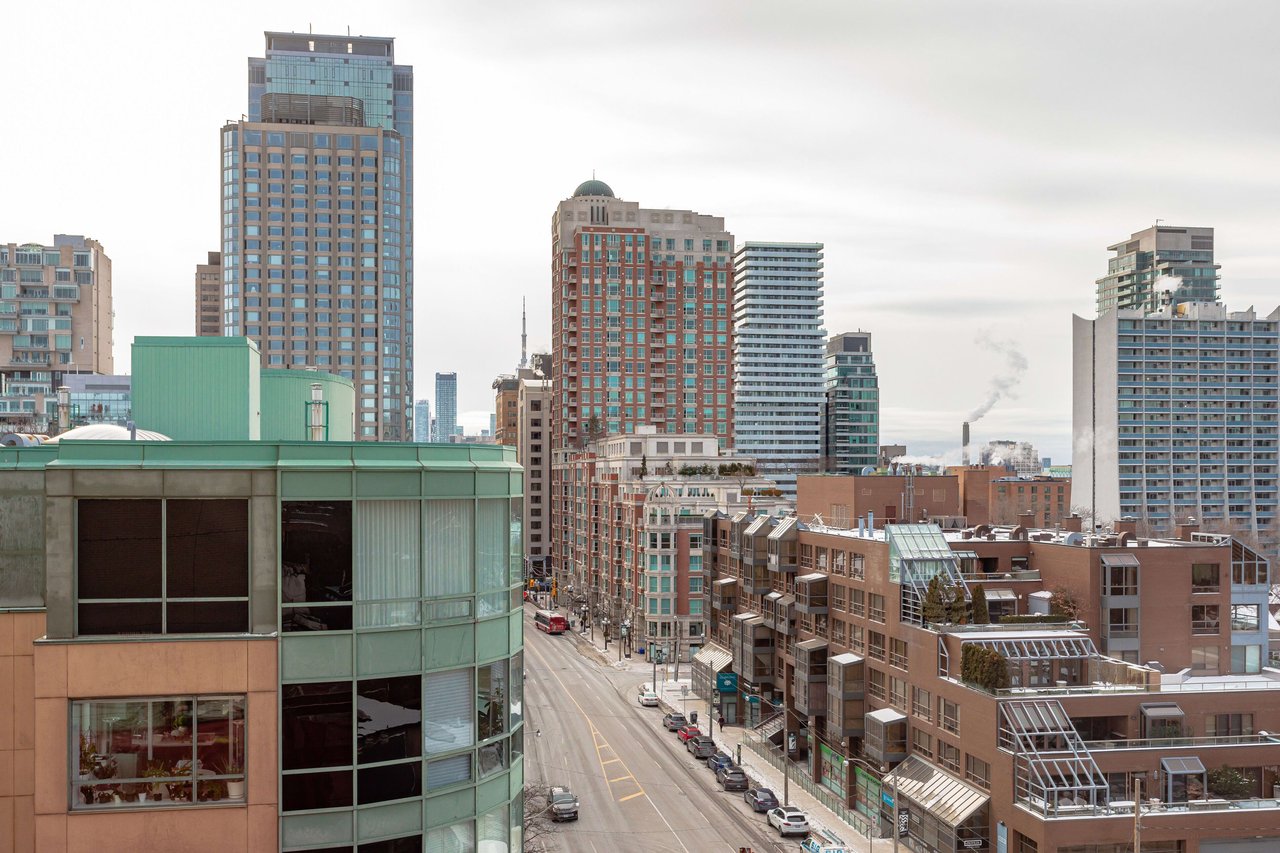 Yorkville Boutique Renovated Suite