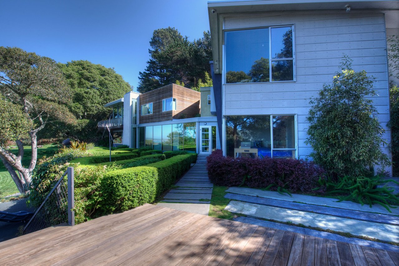 Tiburon's Award-Winning Modern Masterpiece-       Represented Seller