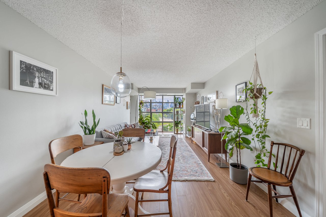 15 Stafford Street #401