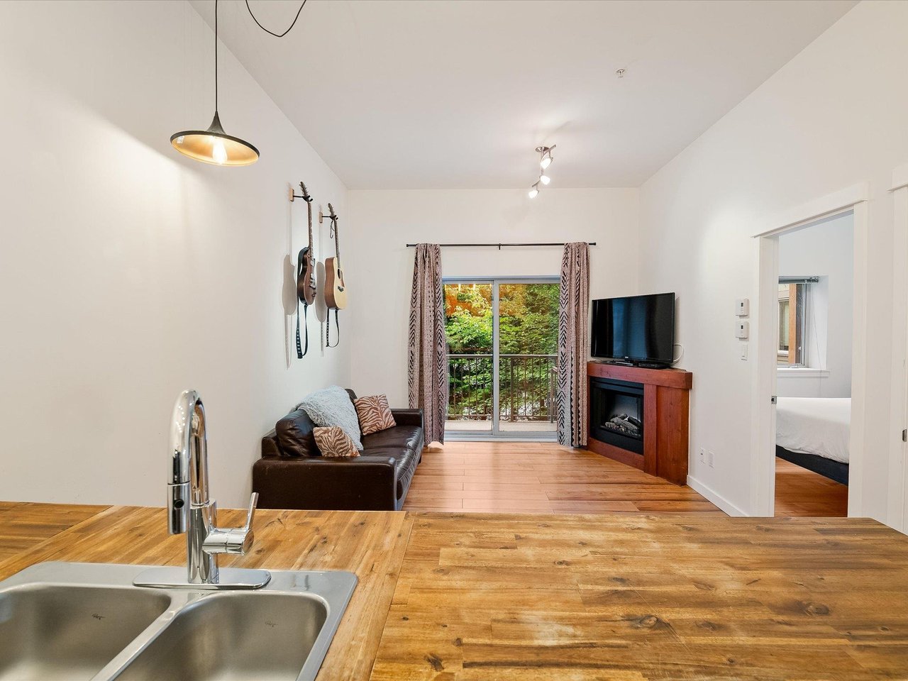 102-1411 Portage Rd