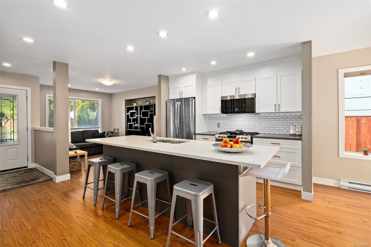 3207 Ernhill Pl