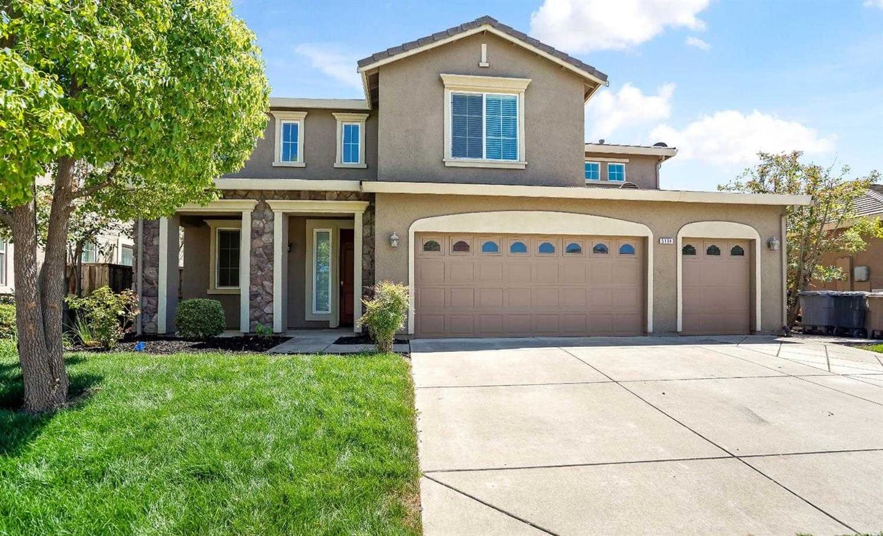5104 Moon Lily Way
