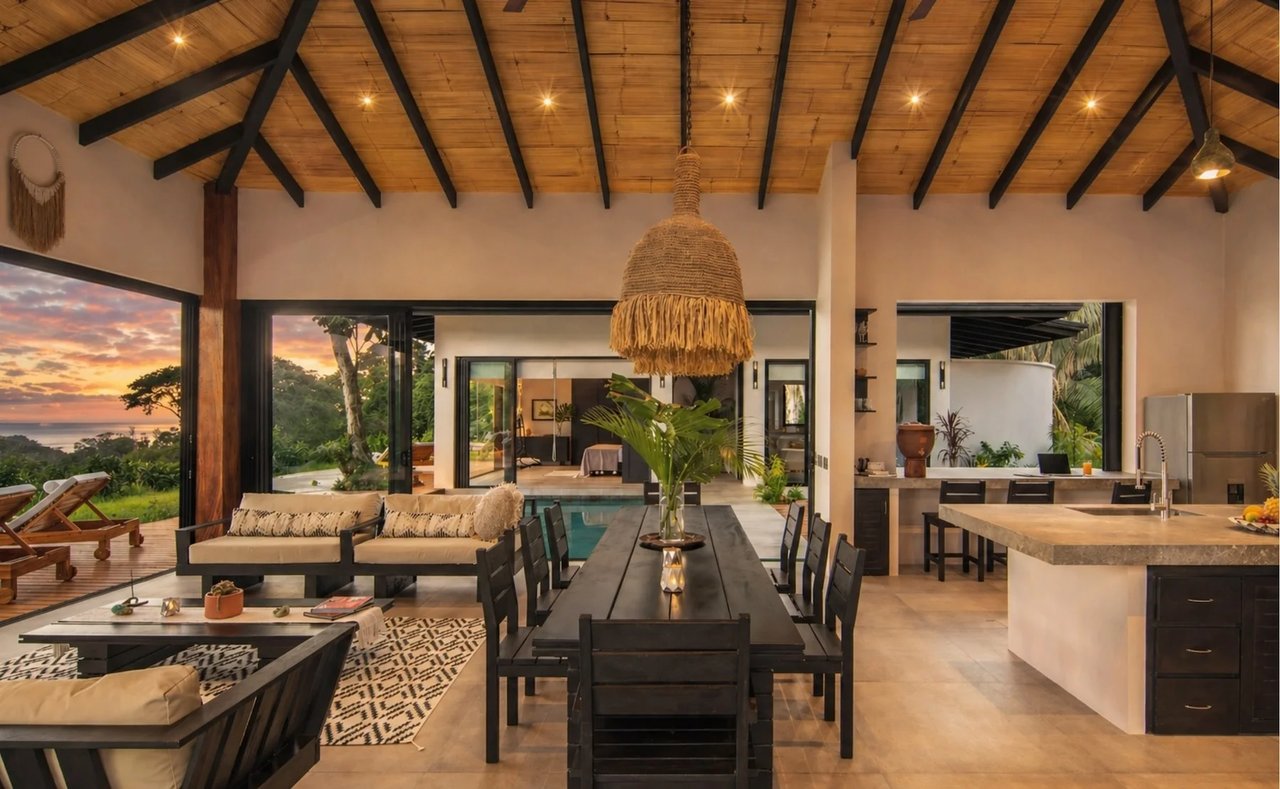 Balinese Tropical Ocean Villa, Santa Teresa, Puntarenas