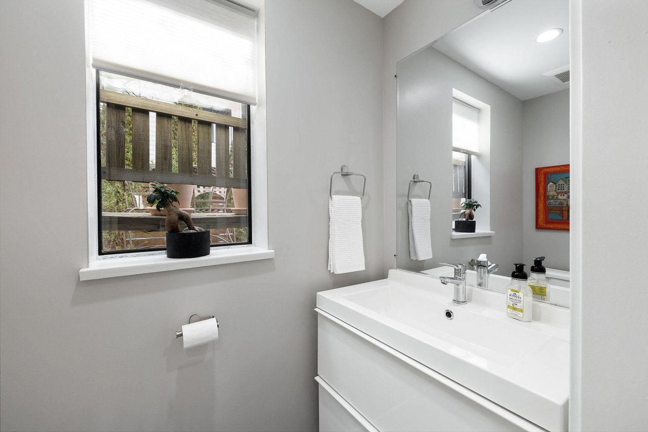 13-1263 W 8th Avenue, Vancouver