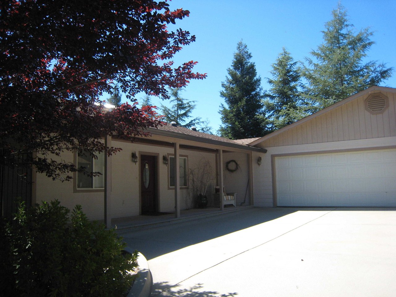 1390 Lakeside Dr