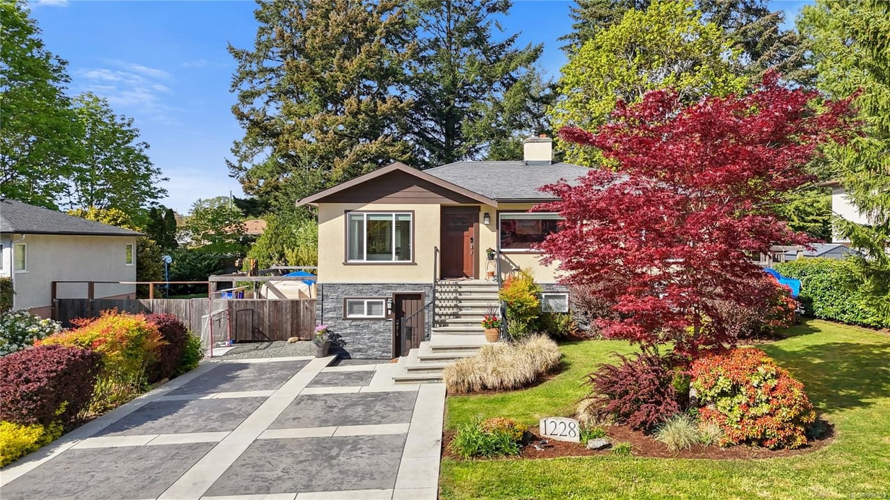 1228 Pearce Cres