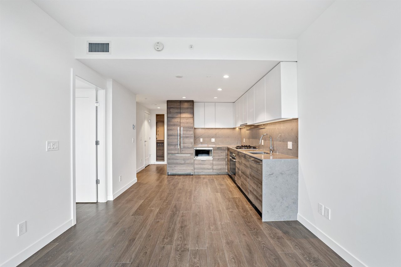 1208-1045 Austin Ave