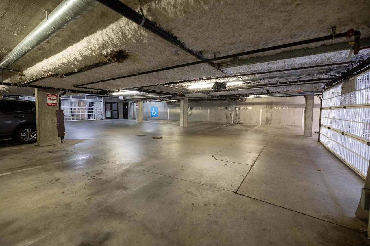 205-5655 Inman Ave