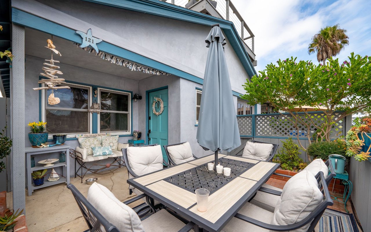 121 Hollywood Avenue