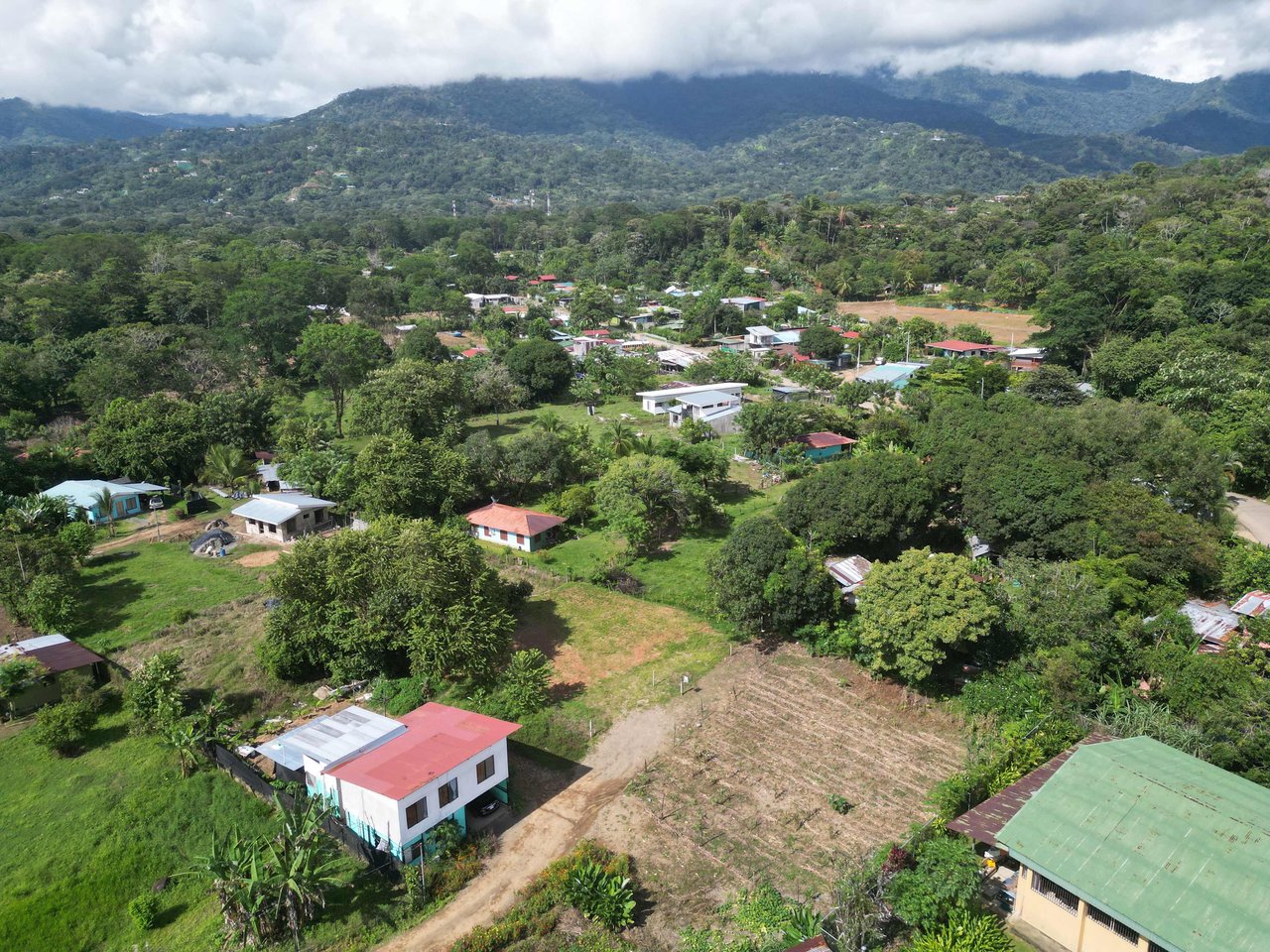 Bahía Lot ready to build, Great Zone walk distances to the Beach & Amenities.